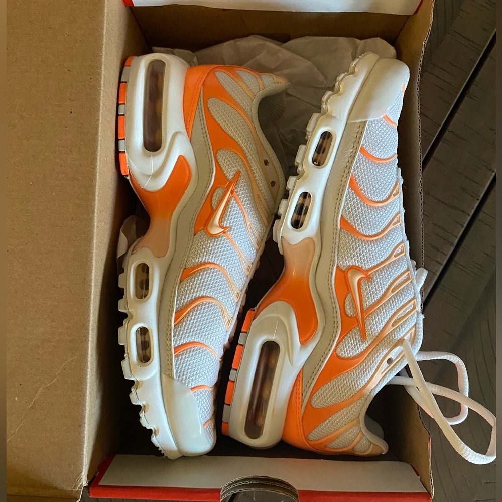 NIKE AIRMAX PLUS